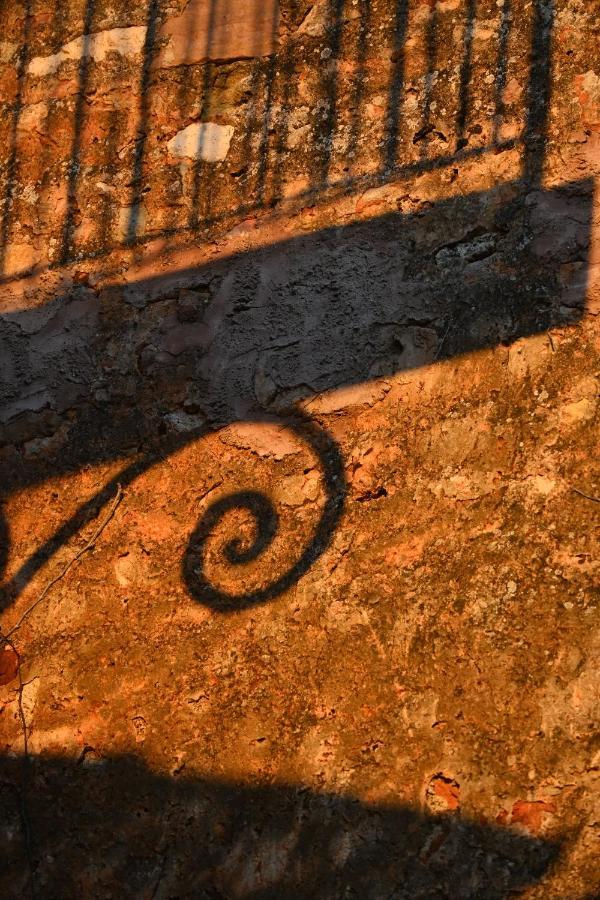 Maison Porte Heureuse Roussillon en Isere Buitenkant foto